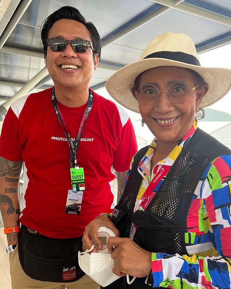 Potret Artis Tonton Motogp Mandalika 2022 Potret Artis Tonton Motogp Mandalika 2022