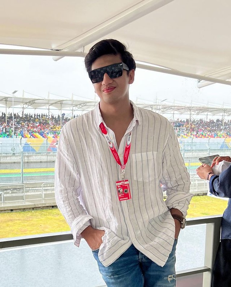 Potret Artis Tonton Motogp Mandalika 2022