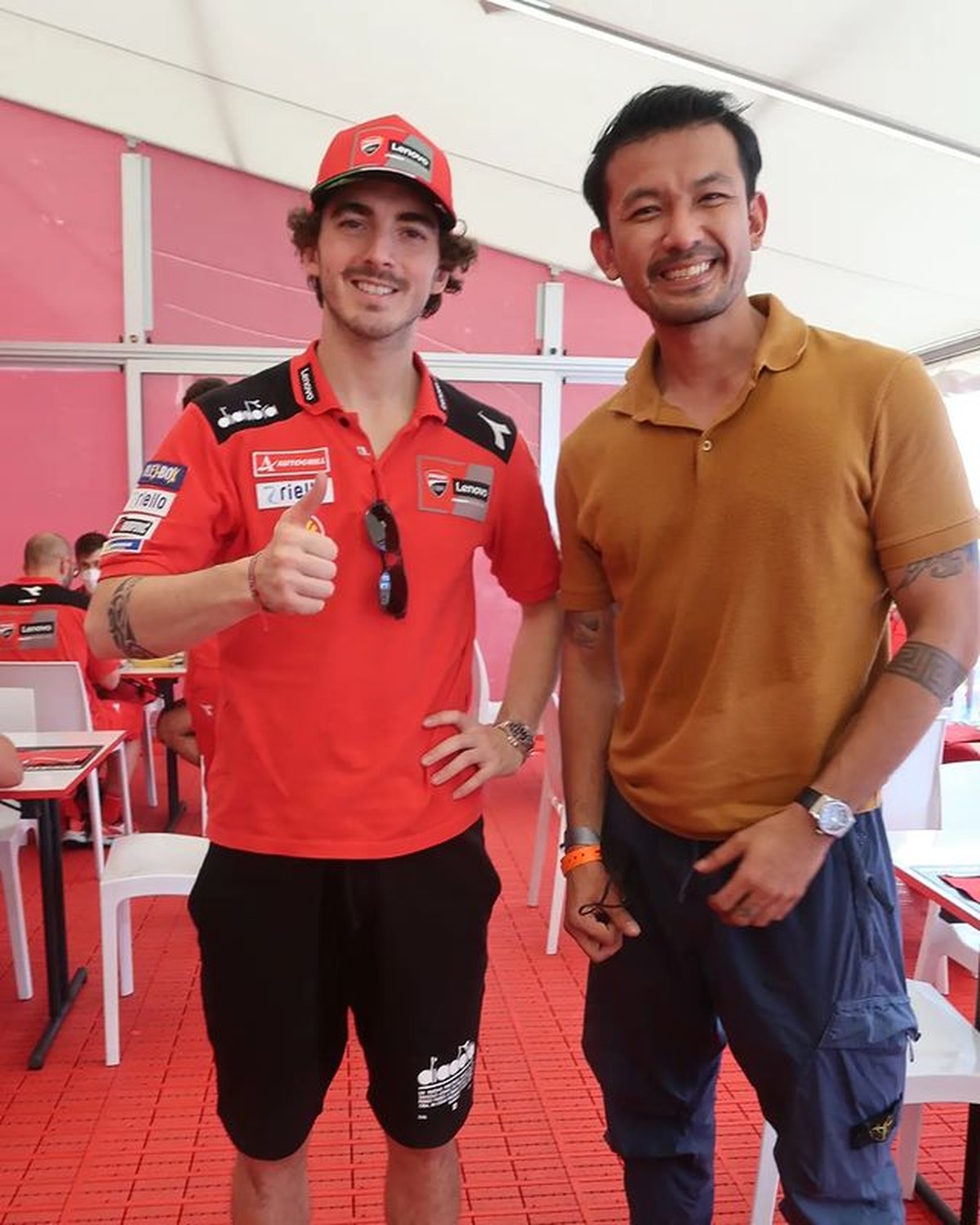 Potret Artis Tonton Motogp Mandalika 2022