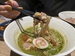 Ramen For The Soul: Sluuurp! Gurih Semerbak Ramen Berkuah Matcha