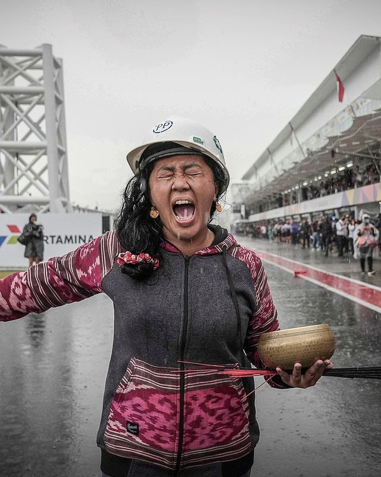 Rara Isti Wulandari Pawang Hujan MotoGP Mandalika 2022 Rara Isti Wulandari Pawang Hujan MotoGP Mandalika 2022