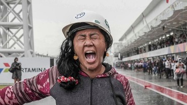 Muncul di Pemakaman Eril, Kehadiran Rara Pawang Hujan Bikin Heboh