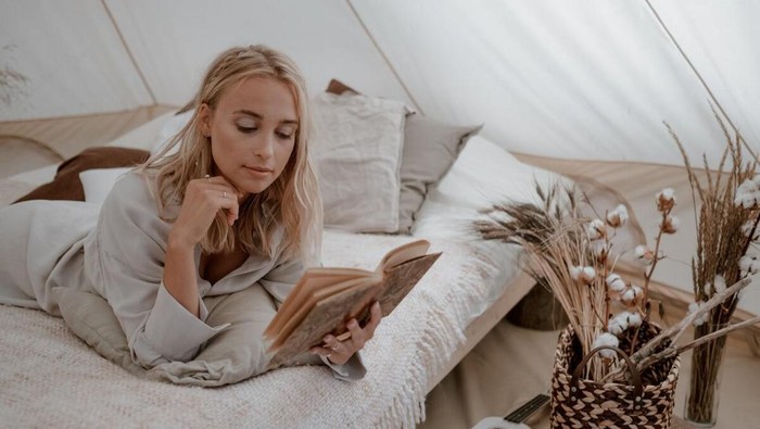 4 Rekomendasi Buku yang Wajib Dibaca Sebelum Memasuki Usia 40an, Mendorongmu Jadi Lebih Baik!