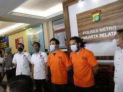 Roby Geisha Minta Dibawakan Baju hingga Biskuit