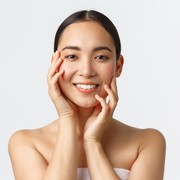 Rutinitas Skincare Terbaik Buat Perempuan Usia 30-an, Sudah Kamu Terapkan Belum?