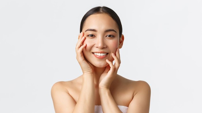 Rutinitas Skincare Terbaik Buat Perempuan Usia 30-an, Sudah Kamu Terapkan Belum? Rutinitas Skincare Terbaik Buat Perempuan Usia 30-an, Sudah Kamu Terapkan Belum?