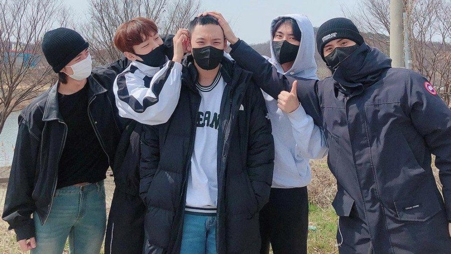 SF9