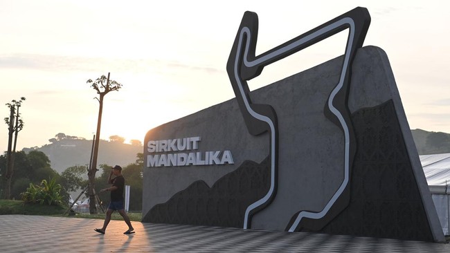 Harga Sirkuit Mandalika dibanderol Rp150 ribu-Rp200 ribu untuk WNI, dan Rp200 ribu-Rp300 ribu untuk WNA. Sirkuit dibuka untuk umum mulai 1 Juli 2022.