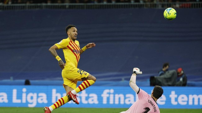Barcelona berhasil menang besar atas Real Madrid pada pertandingan El Clasico di Stadion Santiago Bernabeu, Madrid, Senin (21/3) dini hari WIB.