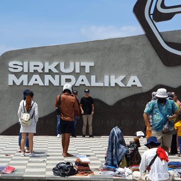 Serba-serbi MotoGP Indonesia, Pawang Hujan hingga Marquez 'Ditolak' RS