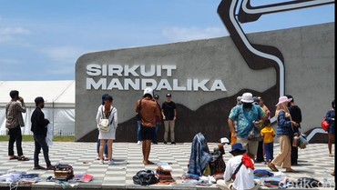 Serba-serbi MotoGP Indonesia, Pawang Hujan hingga Marquez 'Ditolak' RS