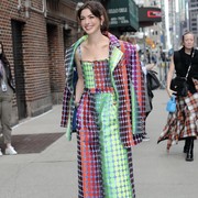 Jelang Usia 40 Tahun, Anne Hathaway Curi Perhatian dengan Tampilan yang Awet Muda dan Stylish