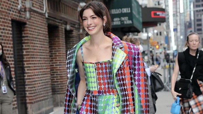 Jelang Usia 40 Tahun, Anne Hathaway Curi Perhatian dengan Tampilan yang Awet Muda dan Stylish Jelang Usia 40 Tahun, Anne Hathaway Curi Perhatian dengan Tampilan yang Awet Muda dan Stylish