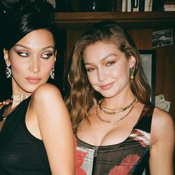img-title Adu Gaya Kakak-Adik Gigi dan Bella Hadid, Sama-sama Stylish dan Kekinian!