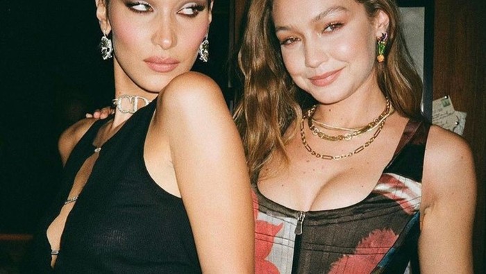 Adu Gaya Kakak-Adik Gigi dan Bella Hadid, Sama-sama Stylish dan Kekinian!
