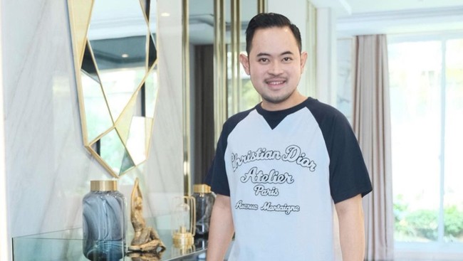 Juragan 99 dan Putra Siregar terlibat aksi saling gugat soal merek MS Glow. Tapi, di PN Medan Juragan 99 menang, di PN Surabaya dia kalah. Berikut kasusnya.