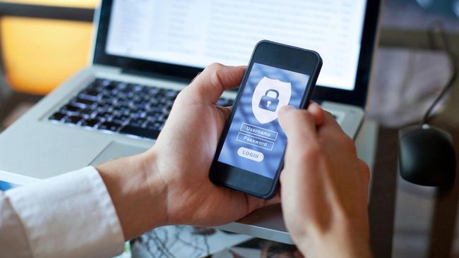 Dapat pesan atau telepon yang memintamu transfer ke sebuah rekening? Jangan buru-buru transfer, begini cara cek rekening penipu secara online.