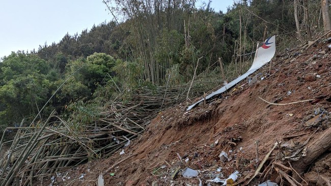 Tim SAR China mengungkapkan kondisi kotak hitam pesawat China Eastern Airlines yang berhasil ditemukan di dekat Kota Wuzhou, Guangxi.