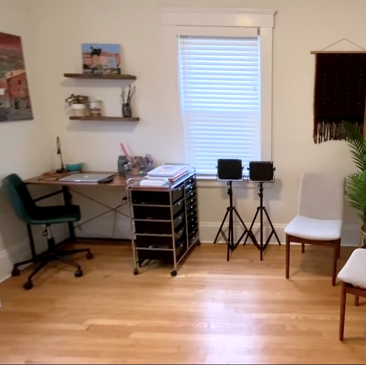 <p>John dan Kate ungkap bahwa mereka senang dengan tempat tinggal yang baru. (Foto: YouTube MyBuleBrule)<br /><br /><br /></p>