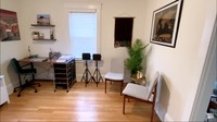 <p>John dan Kate ungkap bahwa mereka senang dengan tempat tinggal yang baru. (Foto: YouTube MyBuleBrule)<br /><br /><br /></p>