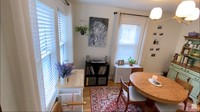 <p>Interior rumah John dan Kate menarik, ya? Bagaimana menurut Bunda? (Foto: YouTube MyBuleBrule)</p>