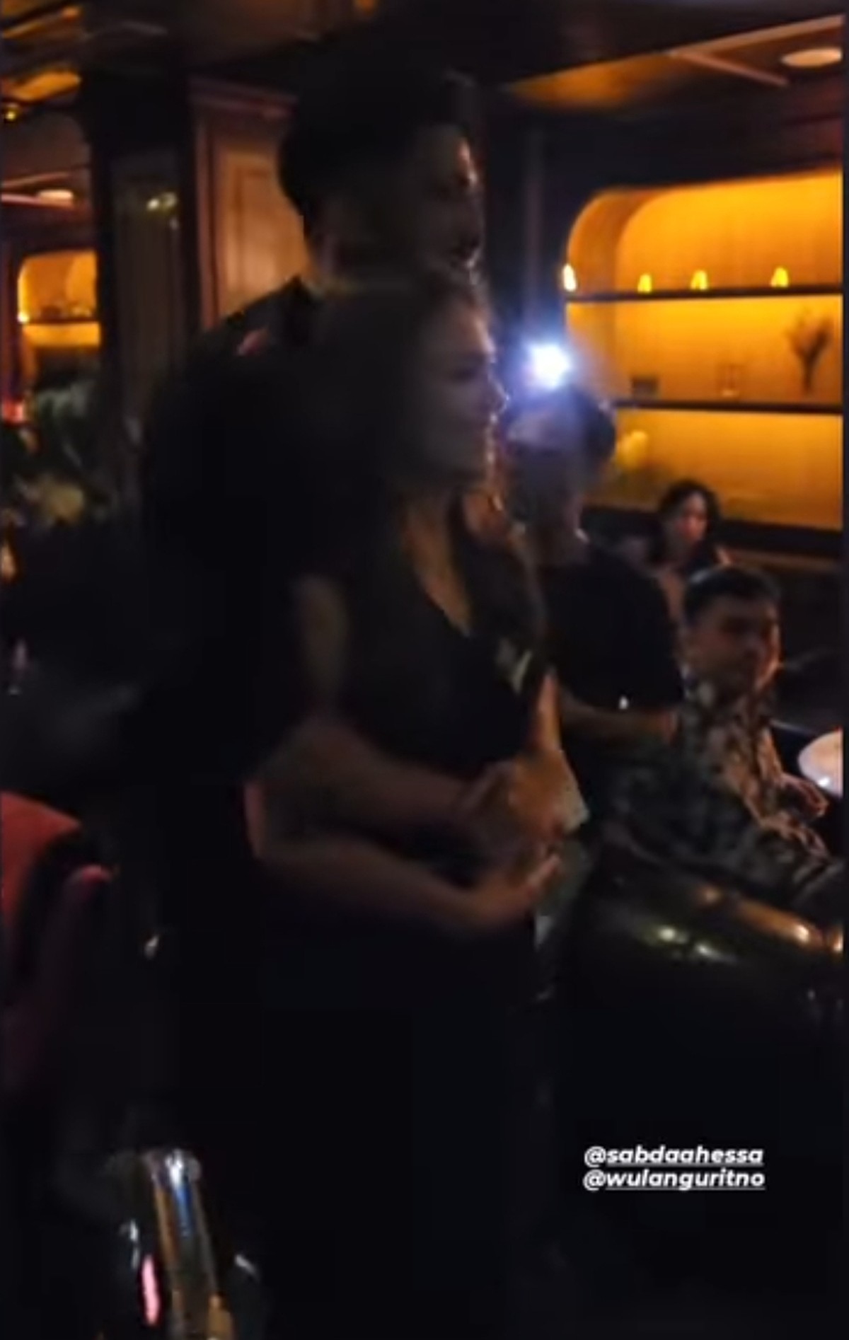 Kemesraan Sabda Ahessa dan Wulan Guritno