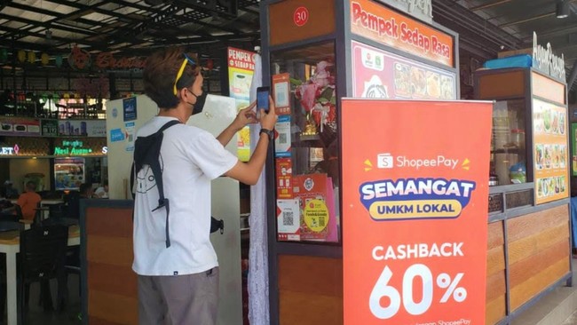 ShopeePay mempertegas komitmen untuk turut mendorong pertumbuhan ekonomi lokal pada pelaku bisnis khususnya UMKM dengan promo spesial Cashback 60 persen.