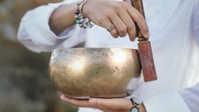 Alasan Singing Bowl Bisa Jadi Sarana Terapi