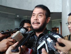 Anwar Usman Harus Mundur dari Jabatan Ketua MK