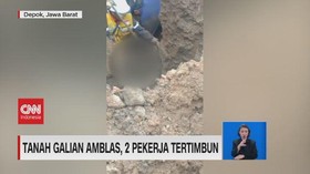 VIDEO: Tanah Galian Amblas, Dua Pekerja Tertimbun