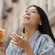 4 Zodiak yang Kalap Makan Pas Bukber, Jangan Sampai Timbangan Naik!