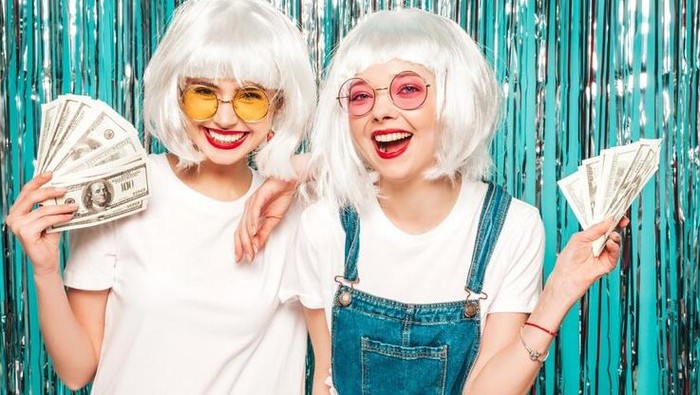 Alasan Mengapa Orang Kaya Suka Memamerkan Kekayaannya, Penasaran?