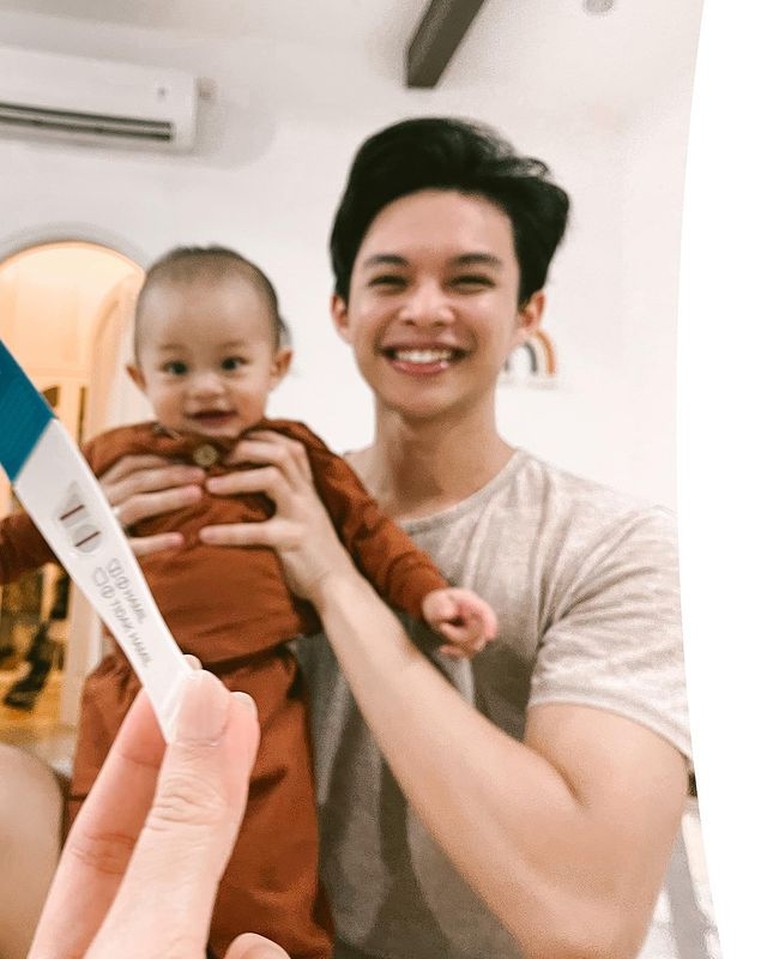 Dinda Hauw dan Rey Mbayang Dinda Hauw keguguran bayi kembar