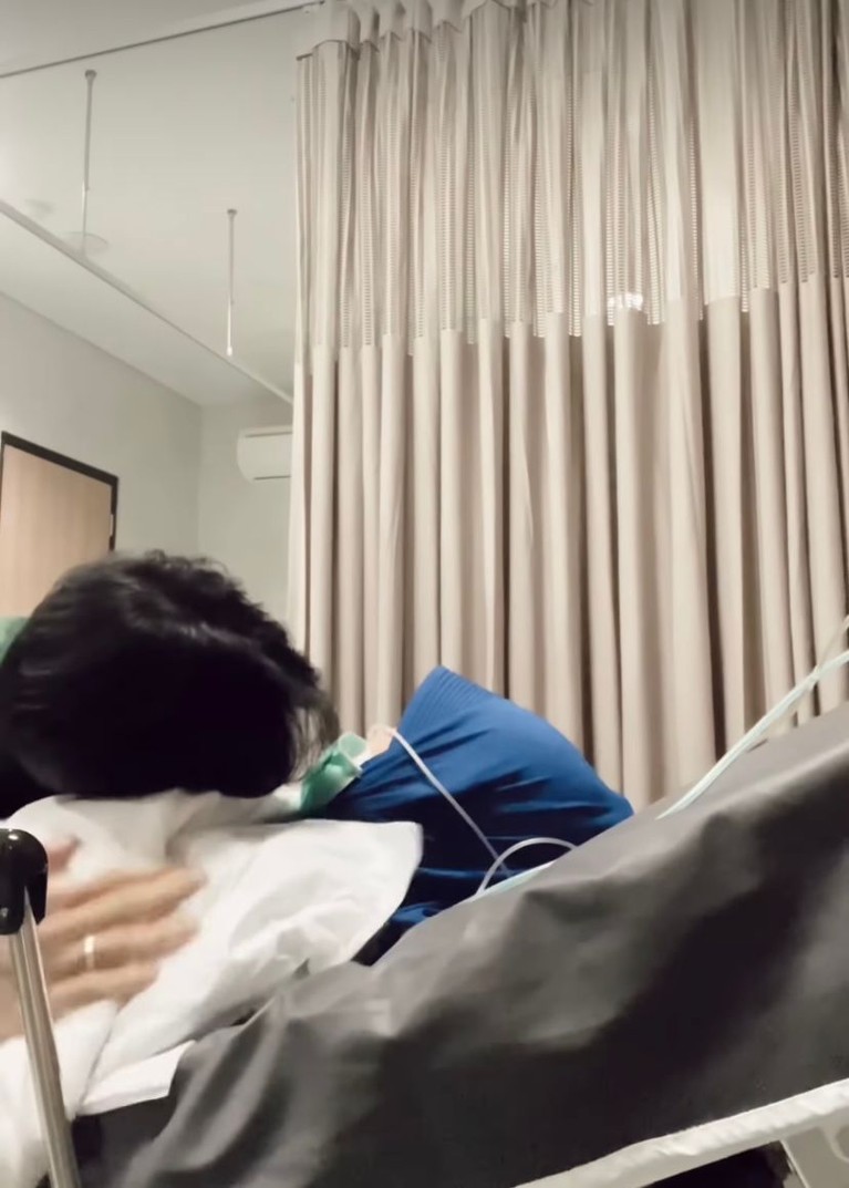 Dinda Hauw dan Rey Mbayang Dinda Hauw keguguran bayi kembar