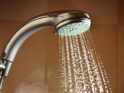 Muncul Bau Telur Busuk dari Shower? Begini Atasinya