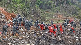 Satu dari 2 Kotak Hitam Pesawat China Eastern Ditemukan