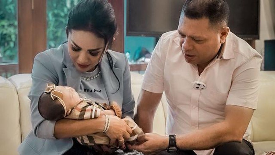 Raul Lemos kunjungi dan gendong baby Ameena