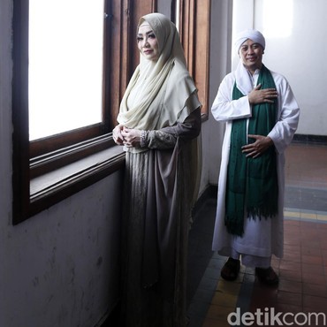 Reza Artamevia Rilis Single Religi Bareng Opick Lewat 'Engkau Tak Sendiri'