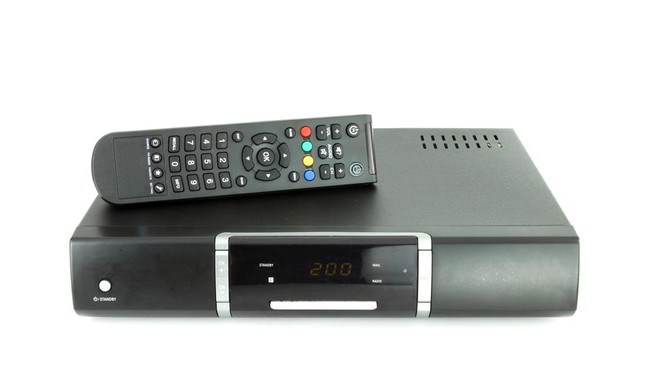Kominfo menjelaskan bekerja sama dengan 18 produsen set top box untuk memastikan perangkat ini tidak langka seperti minyak goreng.