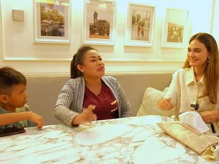 Tante Lala Potret Keakraban Tante Lala dan Para Selebritis Tanah Air