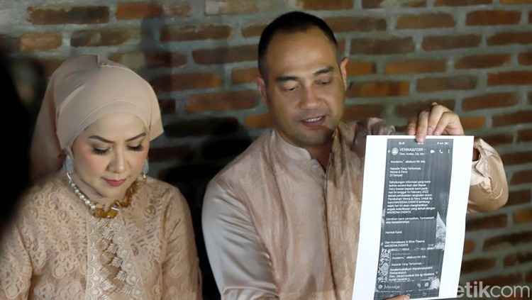 Venna Melinda dan Ferry Irawan saat ditemui di kawasan Ciputat.
