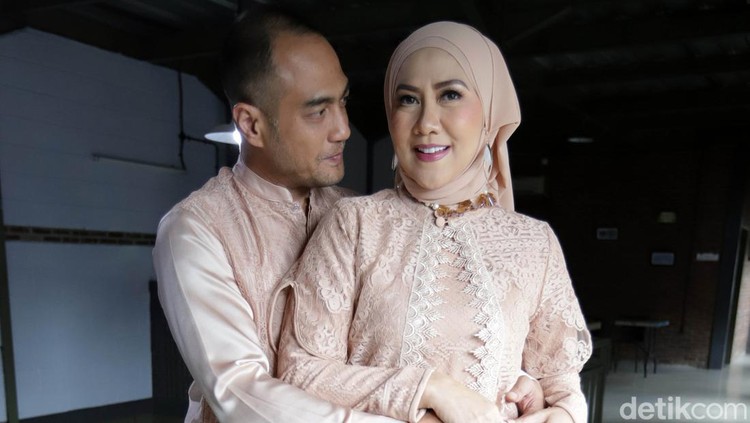 Venna Melinda dan Ferry Irawan saat ditemui di kawasan Ciputat.