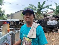 Meski Sudah Surut, Warga Duren Sawit Masih Terbawa Kebiasaan Saat Banjir