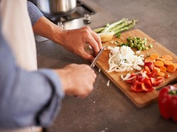 7 Kebiasaan Buruk Saat Masak Ini Harus Ditinggalkan