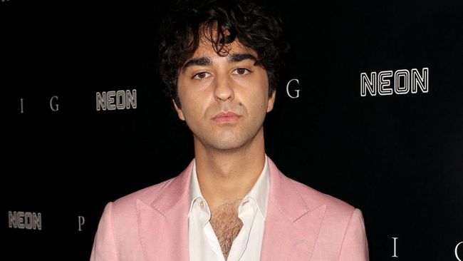 Alex Wolff bergabung dengan aktor lainnya, seperti Cillian Murphy dan Emily Blunt, dalam film Oppenheimer.