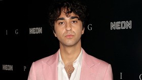 Aktor Hereditary, Alex Wolff Gabung Film Biopik Oppenheimer