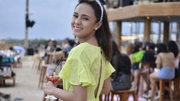 img-title Dari Tak Tahu Apa-apa, Kini Angie Ang Akrab dengan para Riders MotoGP