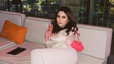 img-title Kembali Lepas Hijab, Ayu Aulia Pamer Potret Seksi Pakai Bikini