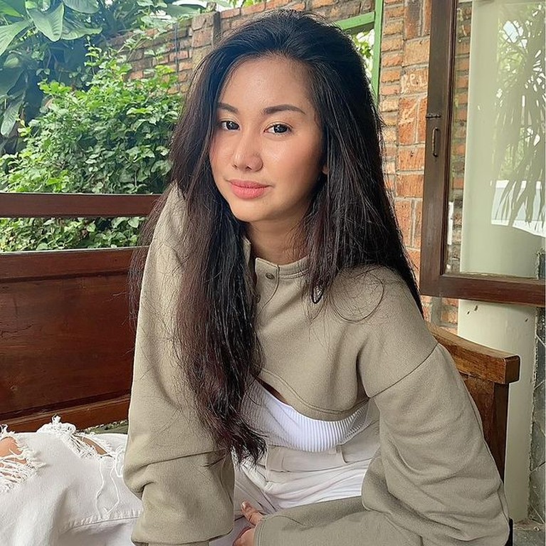 Chika Kinsky Mantan kekasih Adipati Dolken