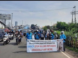 Demo Ratusan Pengungsi Asal Afghanistan Bikin Macet Aloha Sidoarjo